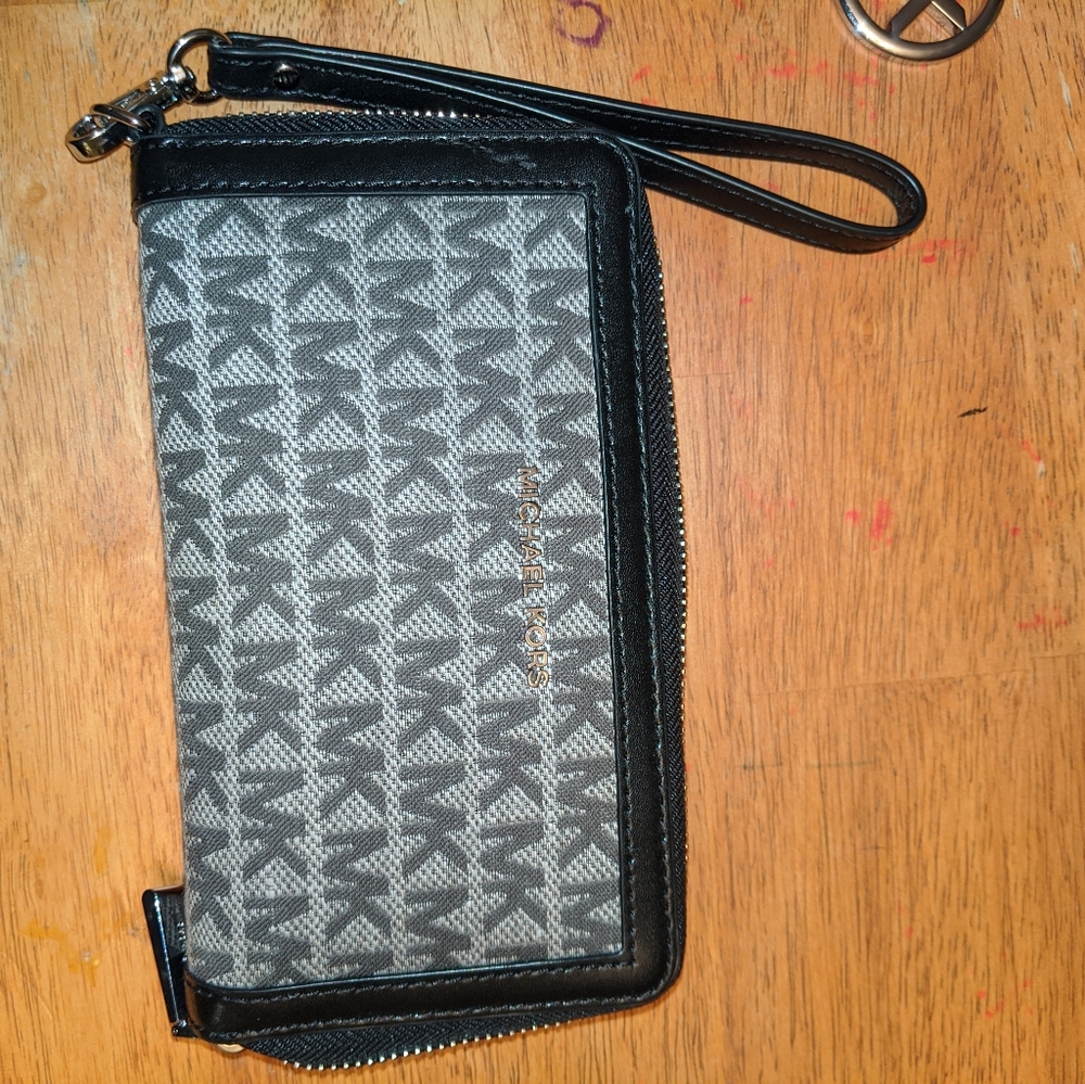 Michael Kors phone wallet